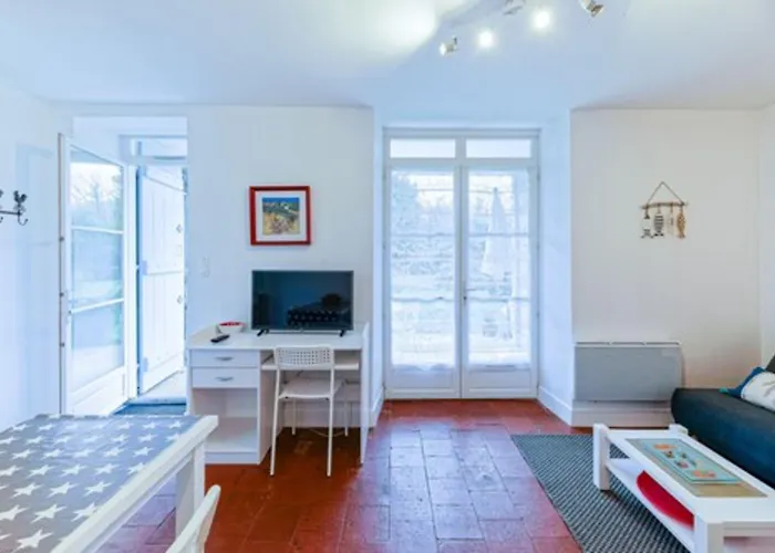 アパートホテル Bellevue 2*