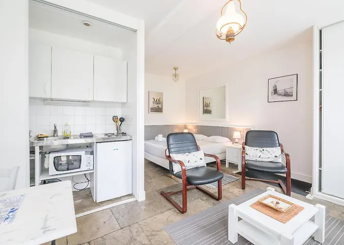 Bellevue מלון דירות באיון