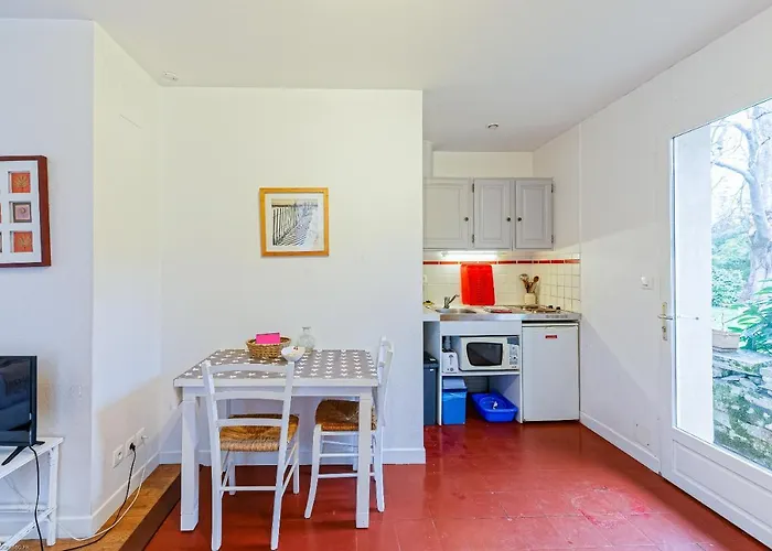 Bellevue מלון דירות 2*